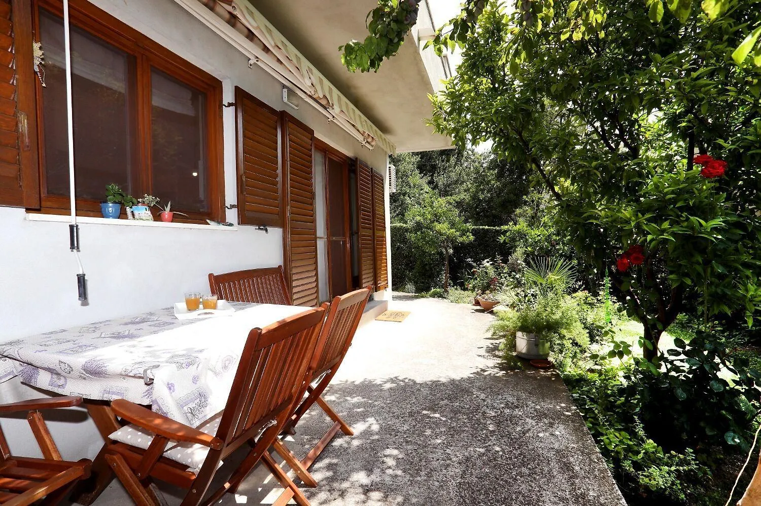 Apartment Lidia location